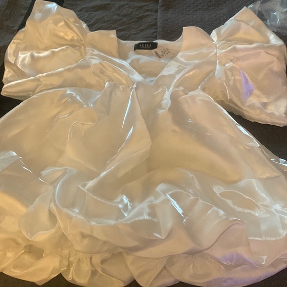 AKIRA Dresses & Skirts - Akira satin white bubble dress